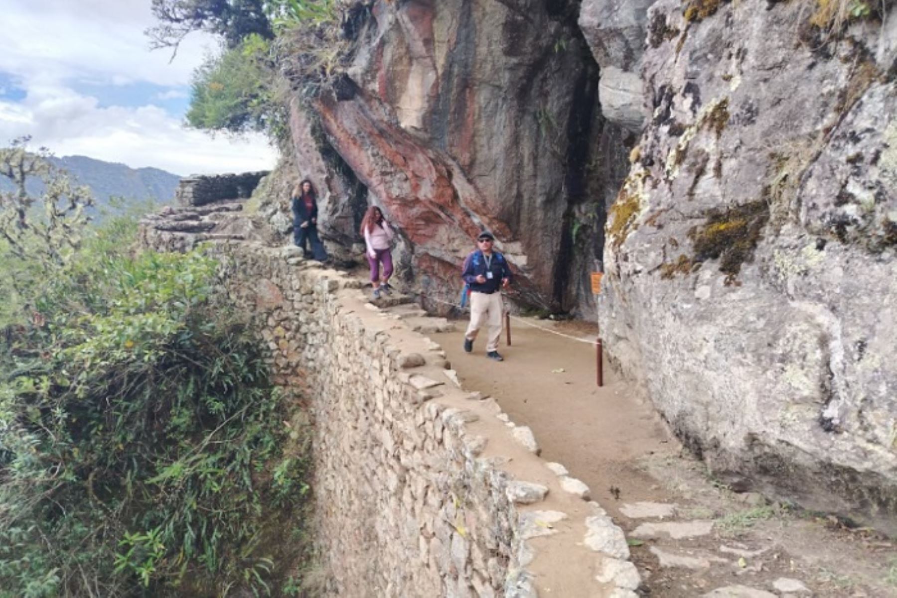 Turistas ya ingresan al puente inca de Machu Picchu tras superar daños por lluvias