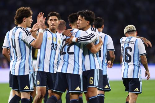 La selección argentina venció con autoridad por 4-0 a Bolivia