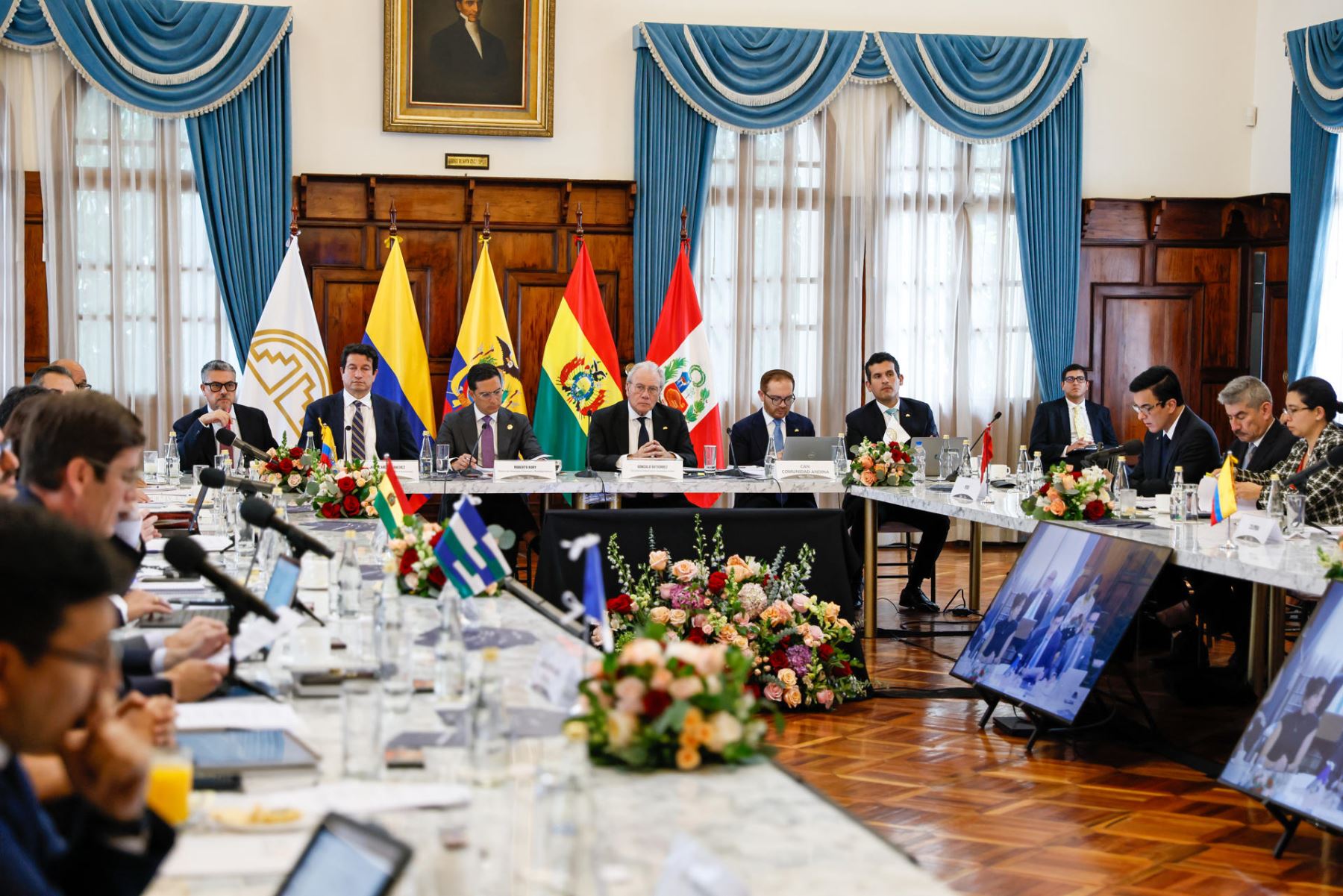 Reunión durante el traspaso por parte de Ecuador de la presidencia pro tempore de la Comunidad Andina para el periodo 2026-2027 a Perú, este miércoles, en Quito (Ecuador).Foto: EFE