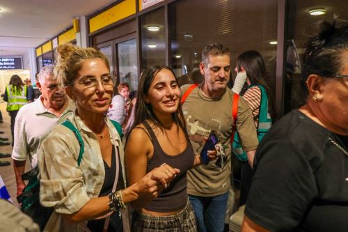 Los pasajeros del vuelo flydubai aterrizaron en Israel