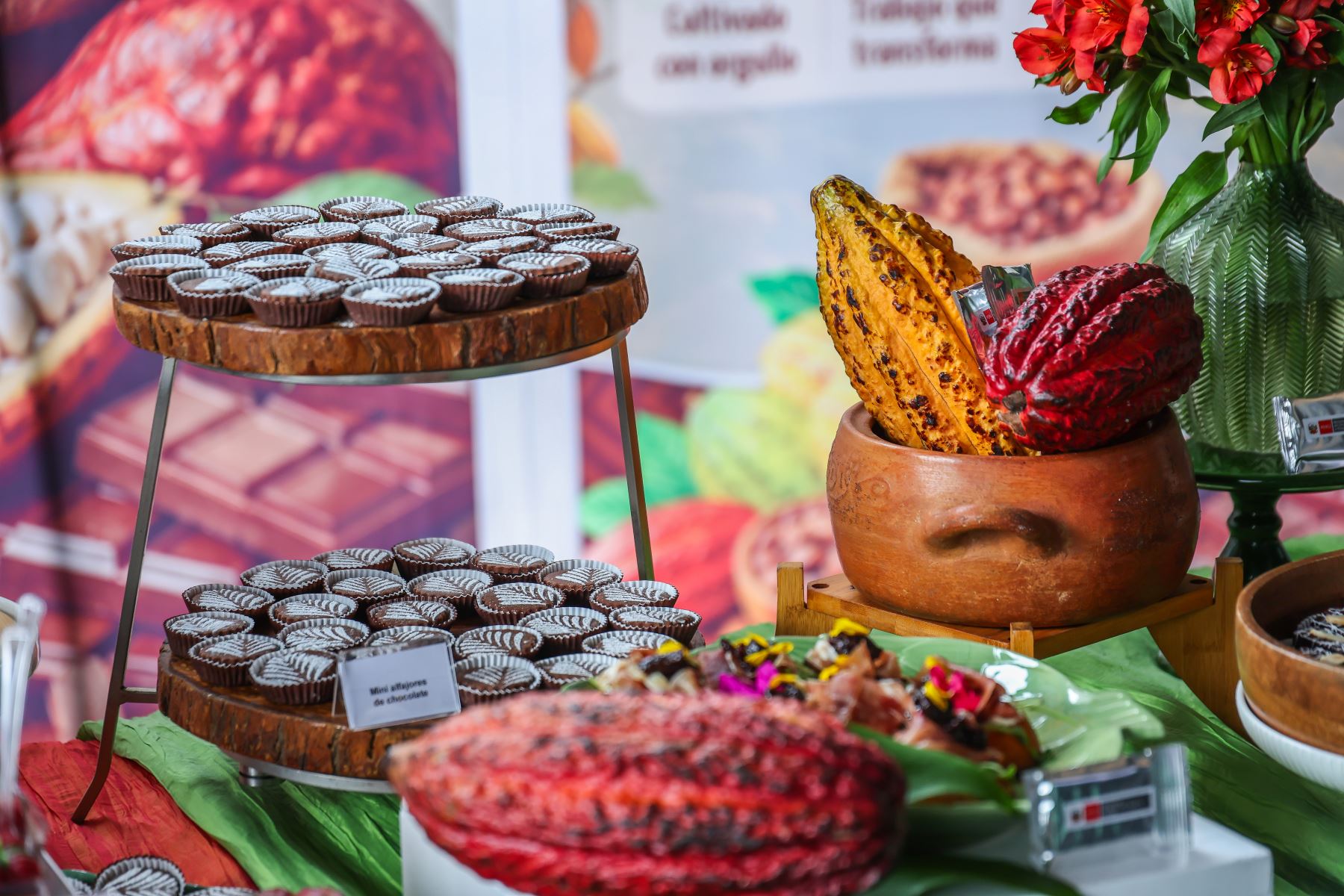 La producción peruana permite elaborar diversos derivados, entre ellos chocolates que reflejan la diversidad y calidad del grano cultivado en distintas regiones del país. Foto: ANDINA/Difusión.