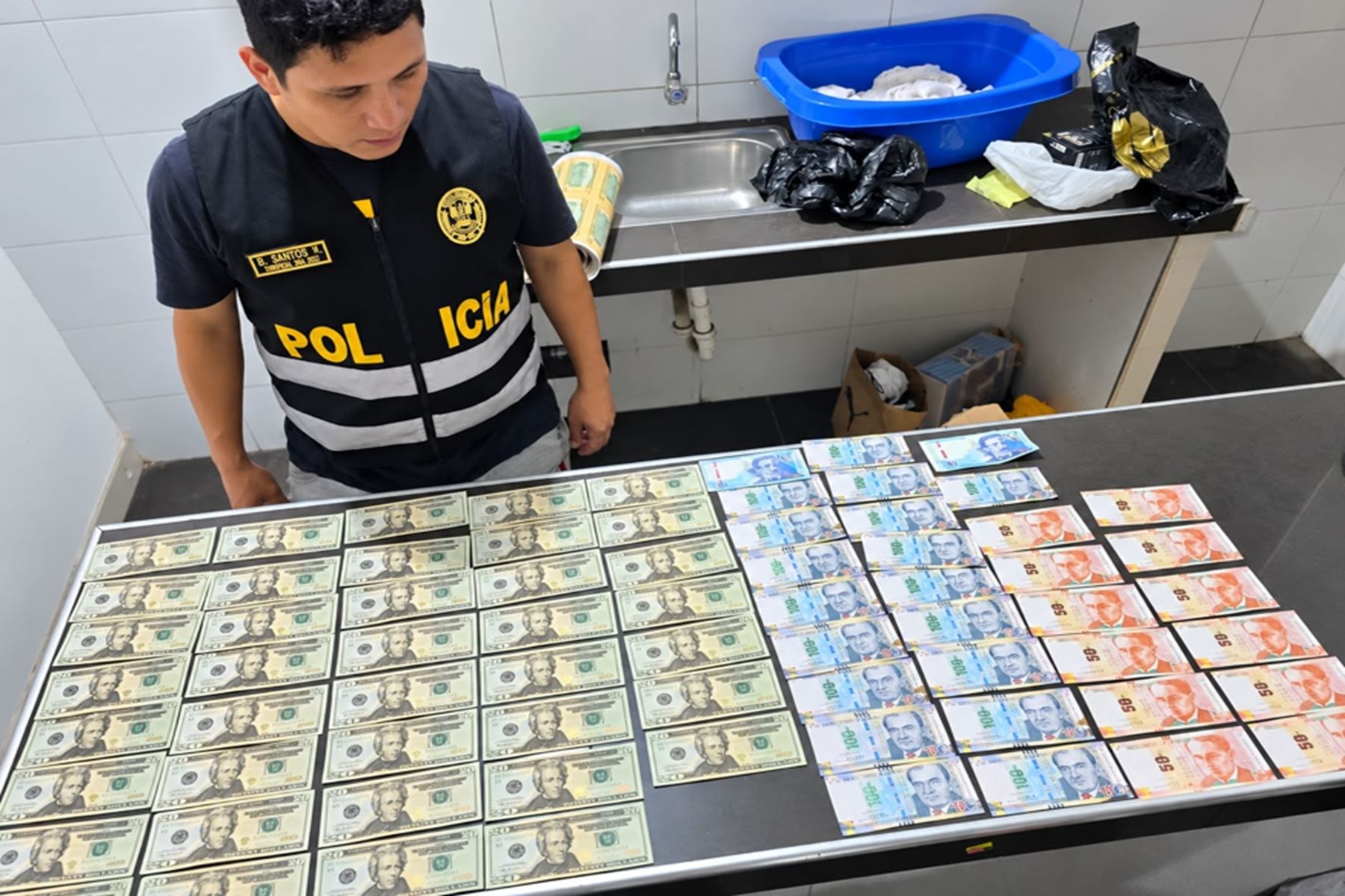 PNP frustra circulación de más de US$ 21 000 falsos y desarticula banda en El Agustino