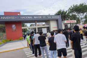 Postulantes ingresan a la Universidad Nacional Mayor de San Marcos para rendir el examen de admisión 2027-I, que ofrece 2,581 vacantes para 28,829 inscritos. Foto: ANDINA/Difusión