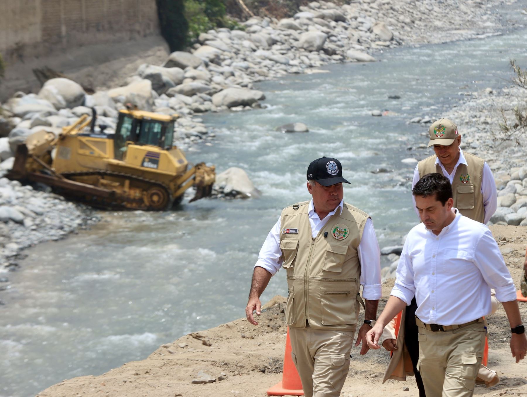 Verifican avance de trabajos limpieza y reforzamiento en río Rímac ante El Niño