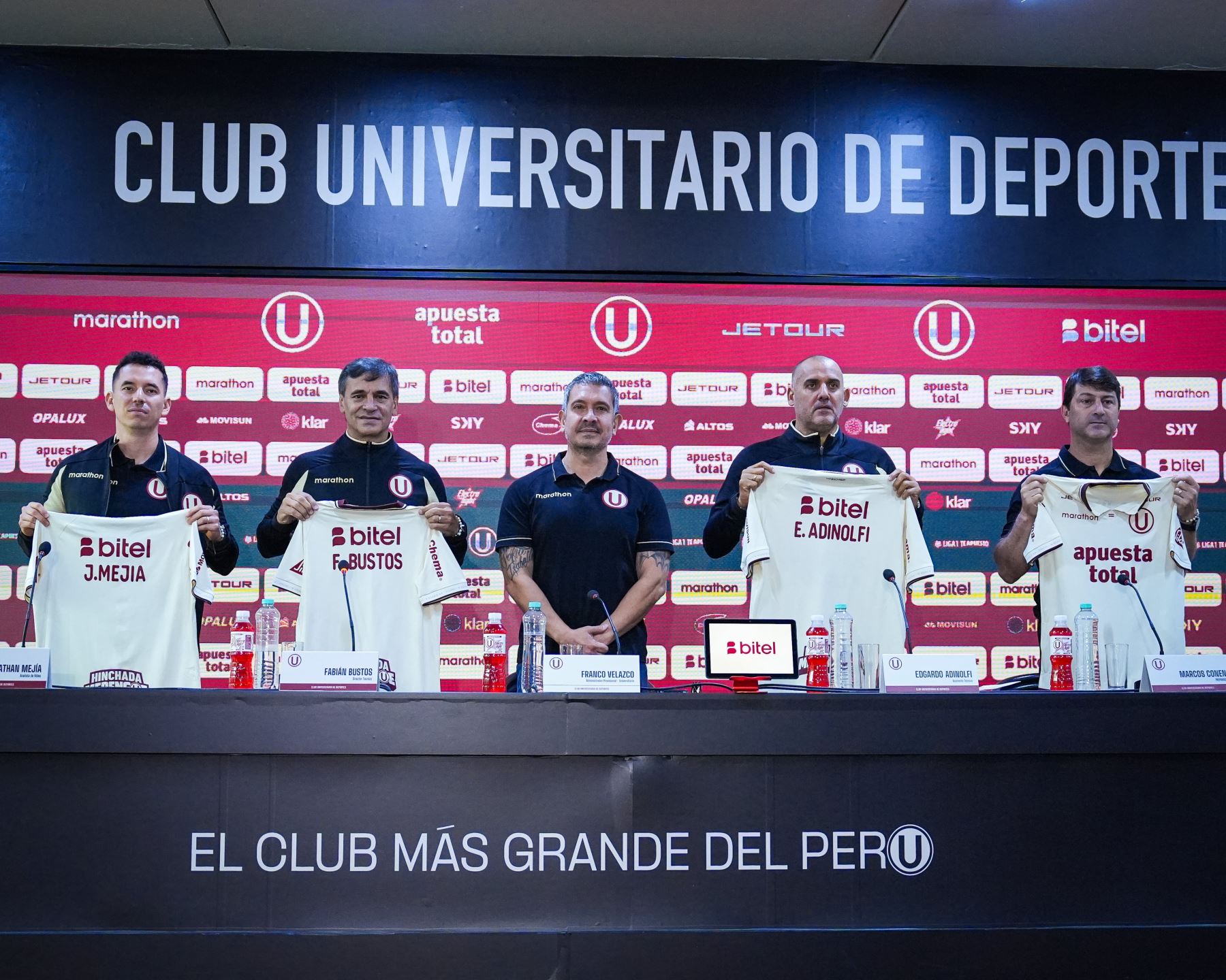 Fabián Bustos fue presentado en Universitario: "Es el más grande de Perú"
