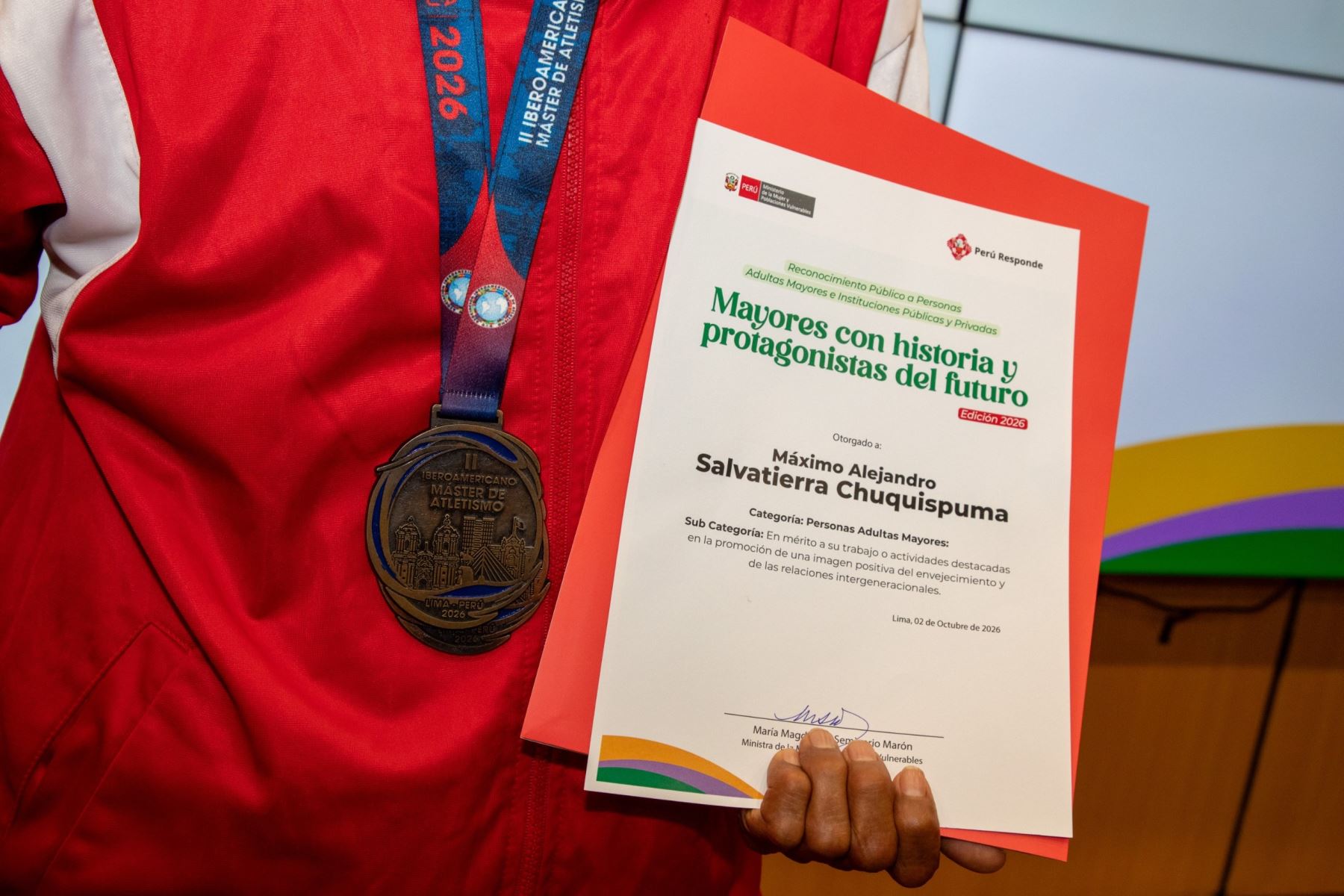 Día Internacional de las Personas de Edad: Pensión 65 premia a atleta longevo de Ica