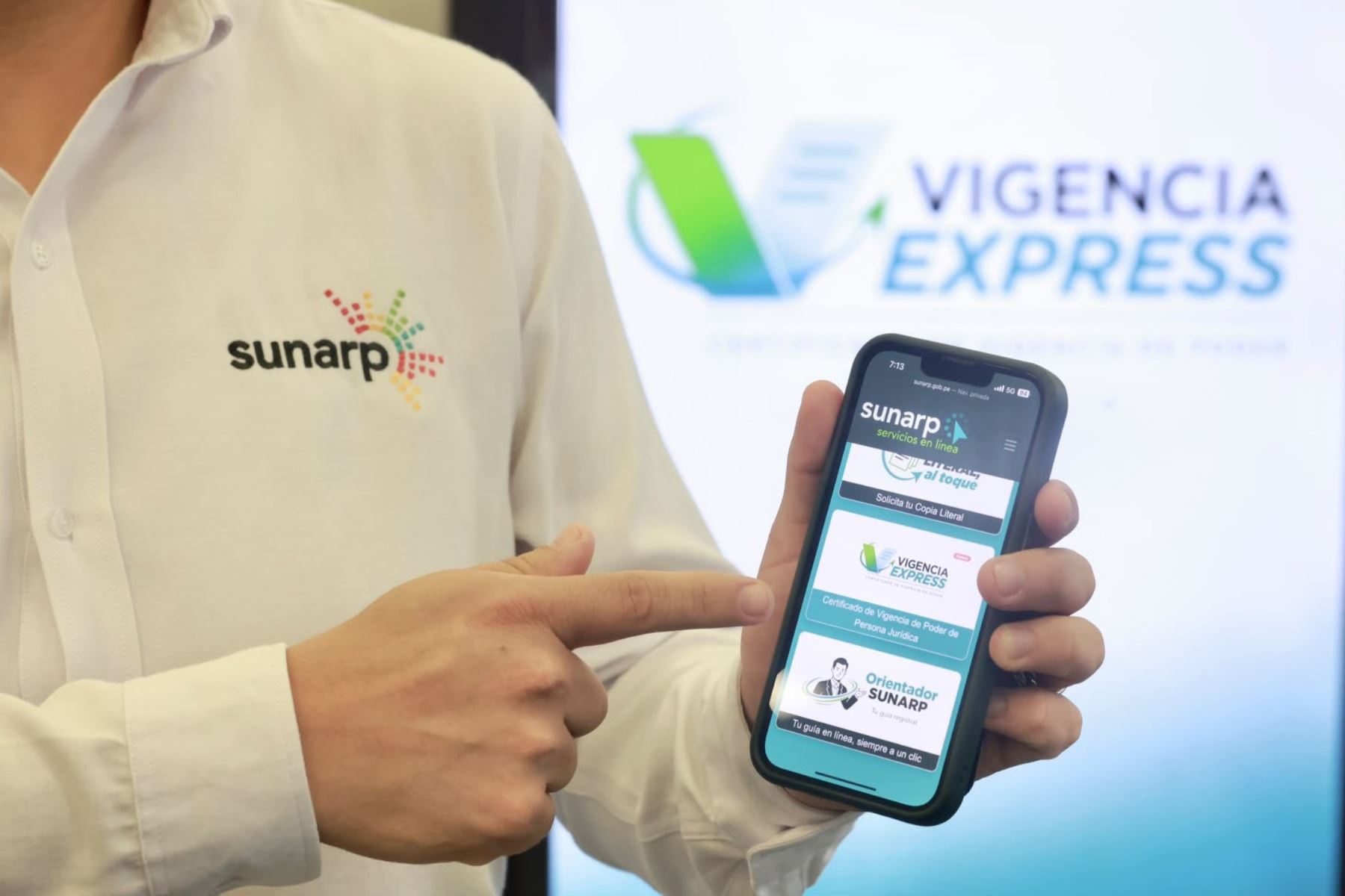 Minjusdh mejora atención a emprendedores y Mypes con el lanzamiento de "Vigencia Express"