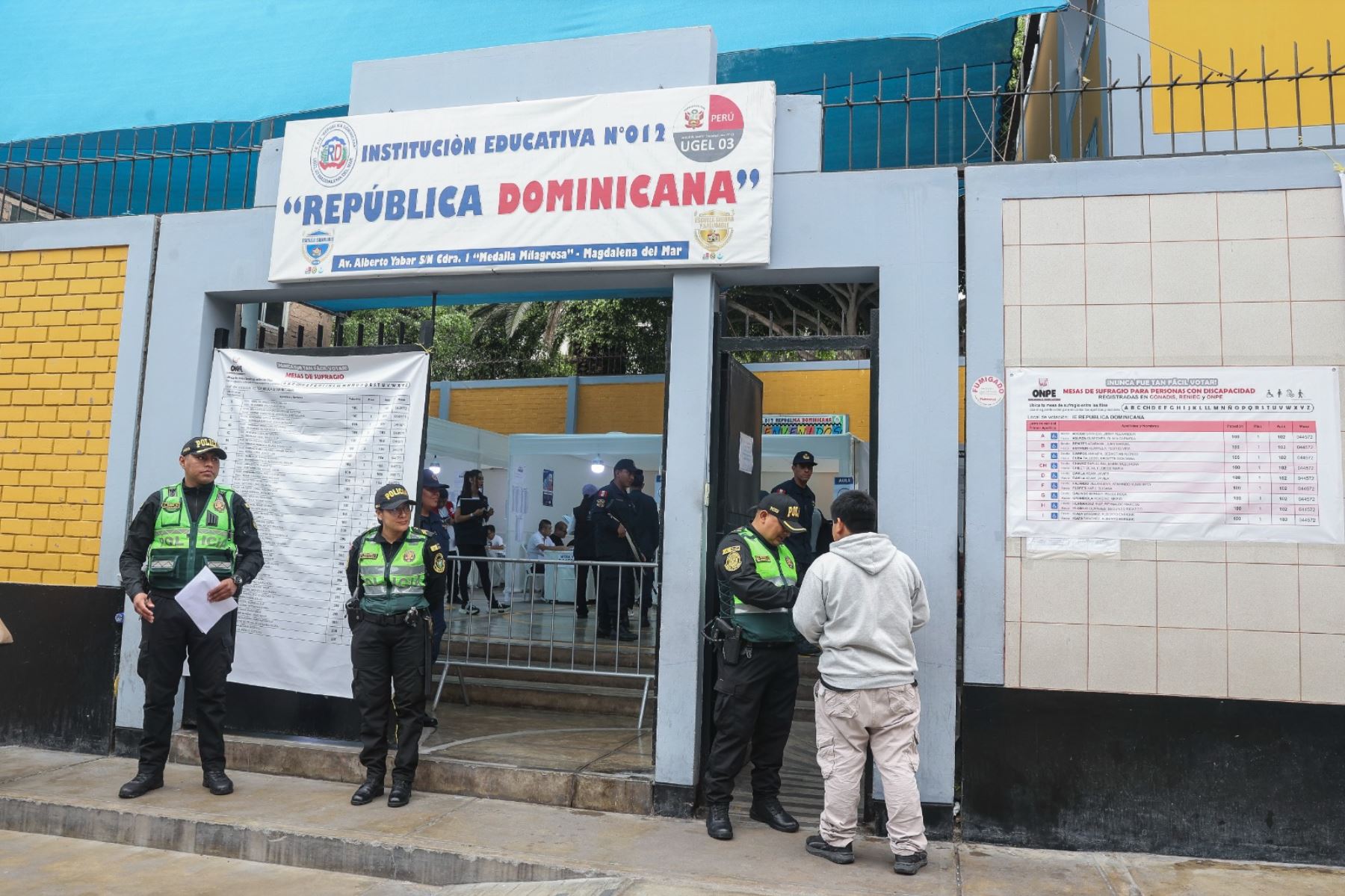 Los peruanos acuden hoy a las urnas para elegir a sus autoridades regionales y municipales en una jornada electoral que convoca a más de 26 millones de ciudadanos. Foto: ANDINA/ Andrés Valle