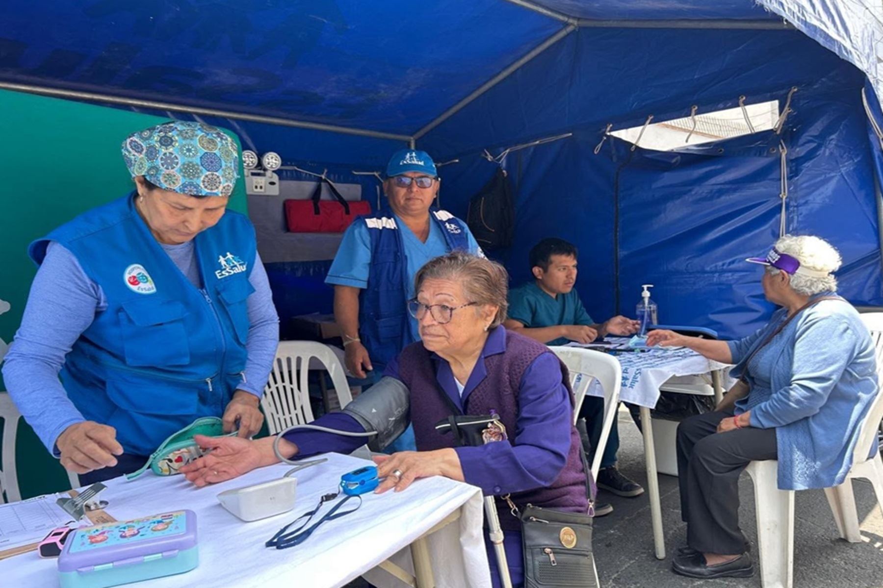 Señor de los Milagros: EsSalud atendió a más de 100 fieles durante primer recorrido