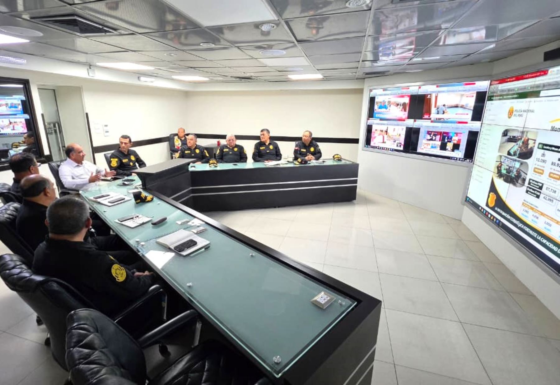 ERM 2026: supervisan la seguridad de la jornada desde Central de Operaciones de la PNP