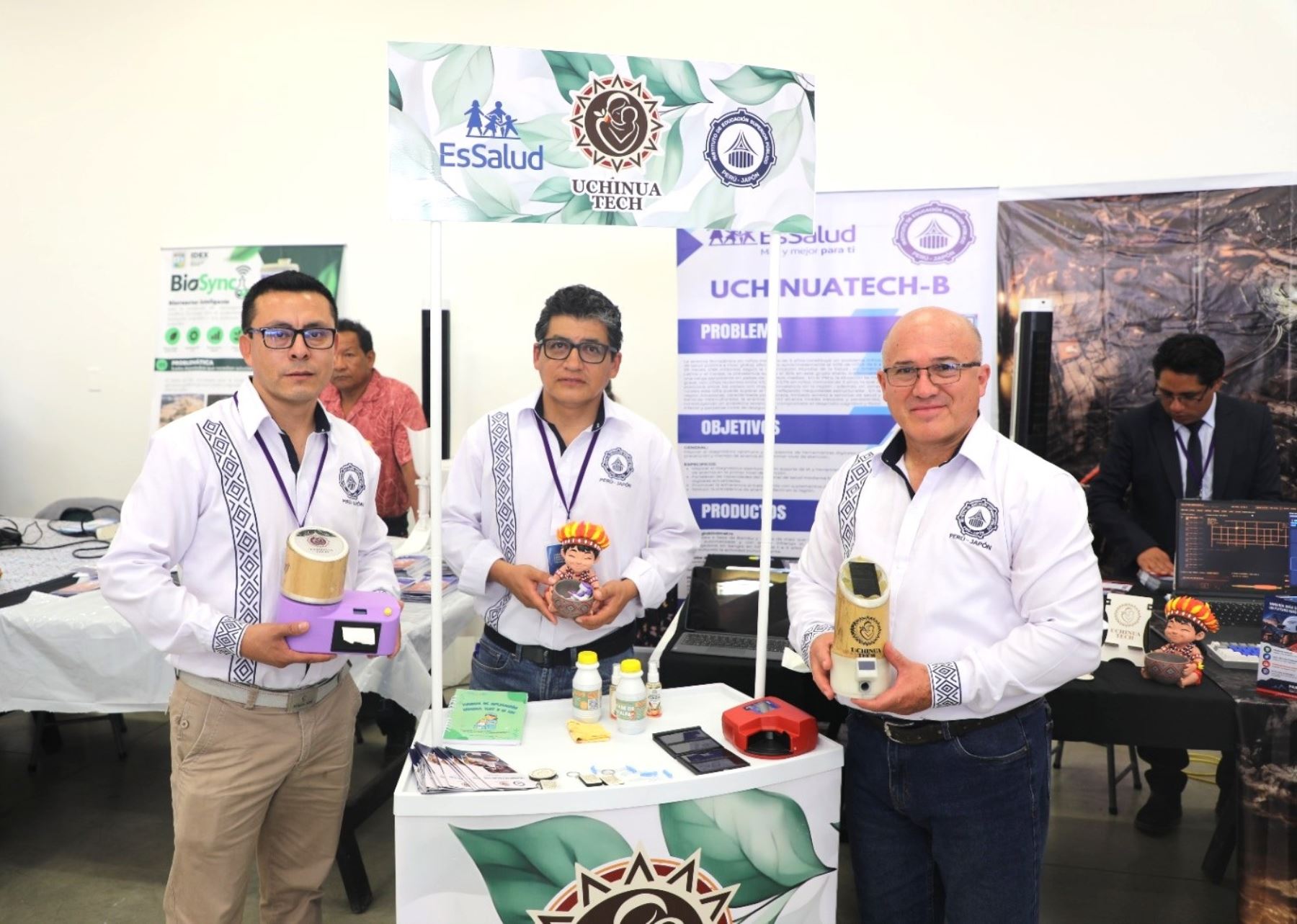 Estudiantes de Amazonas desarrollan dispositivo que detecta la anemia en solo 20 segundos
