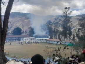 Un incendio obligó a suspender las elecciones en el colegio David Sánchez Infante, ubicado en el distrito de Sorochuco, provincia de Celendín, región Cajamarca. Foto: cortesía Celendín Noticias/Facebook