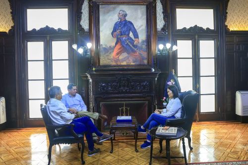 Presidenta Keiko Fujimori sostuvo reuniones con el premier Luis Galarreta y titulares del Senado y Cancillería