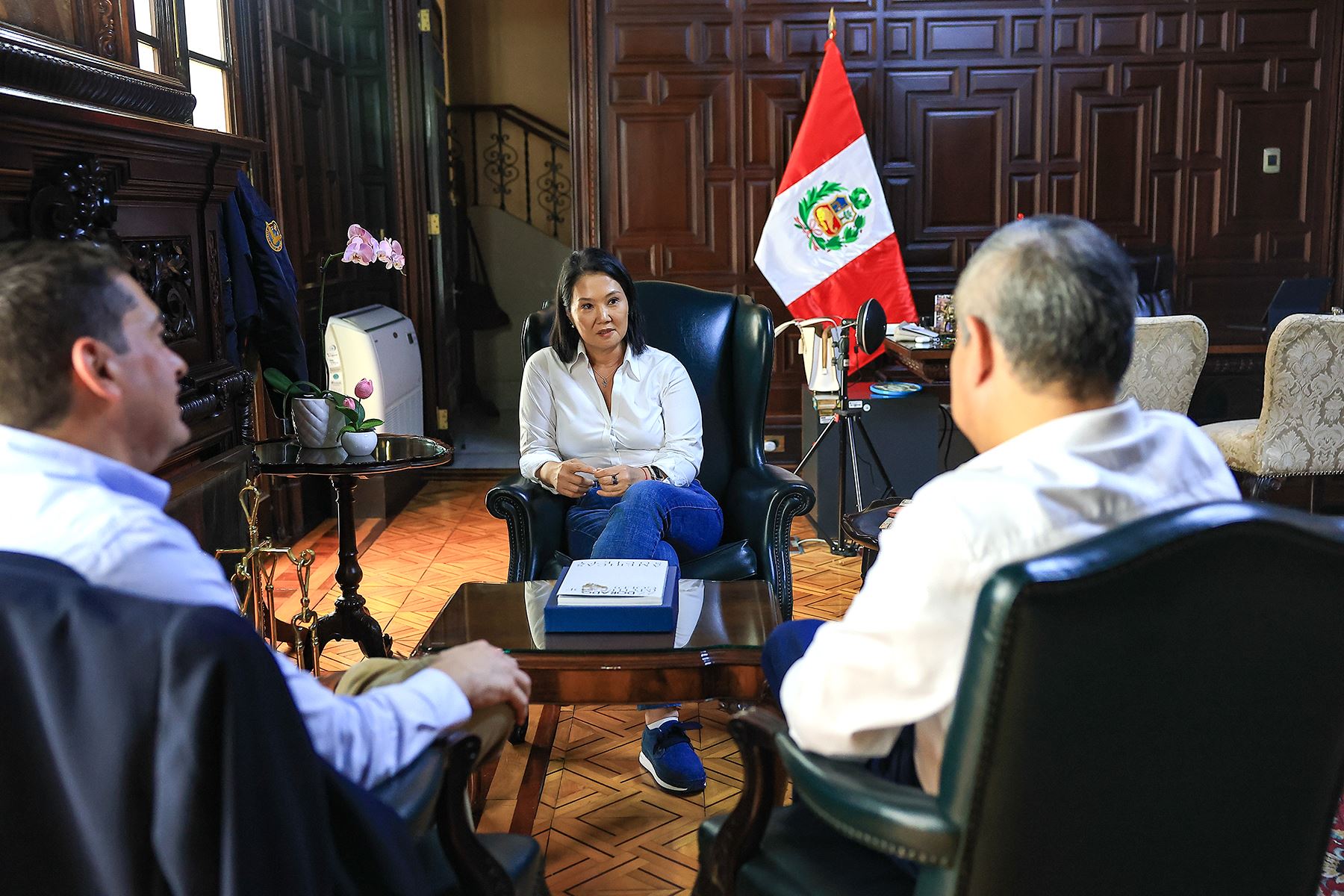 Jefa de Estado sostuvo reuniones con el presidente del Consejo de Ministros, Luis Galarreta, el titular del Senado, Miguel Ángel Torres y el canciller Carlos Espá. Foto: ANDINA/Prensa Presidencia