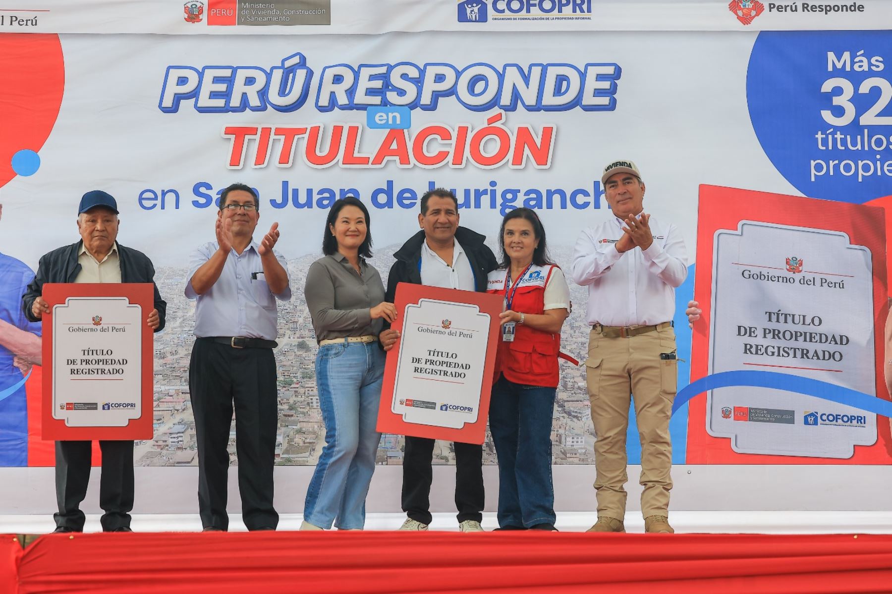 Presidenta Keiko Fujimori entregó 326 títulos de propiedad en la asociación Las Flores de Jicamarca en San Juan de Lurigancho. Foto: ANDINA/ Prensa Presidencia