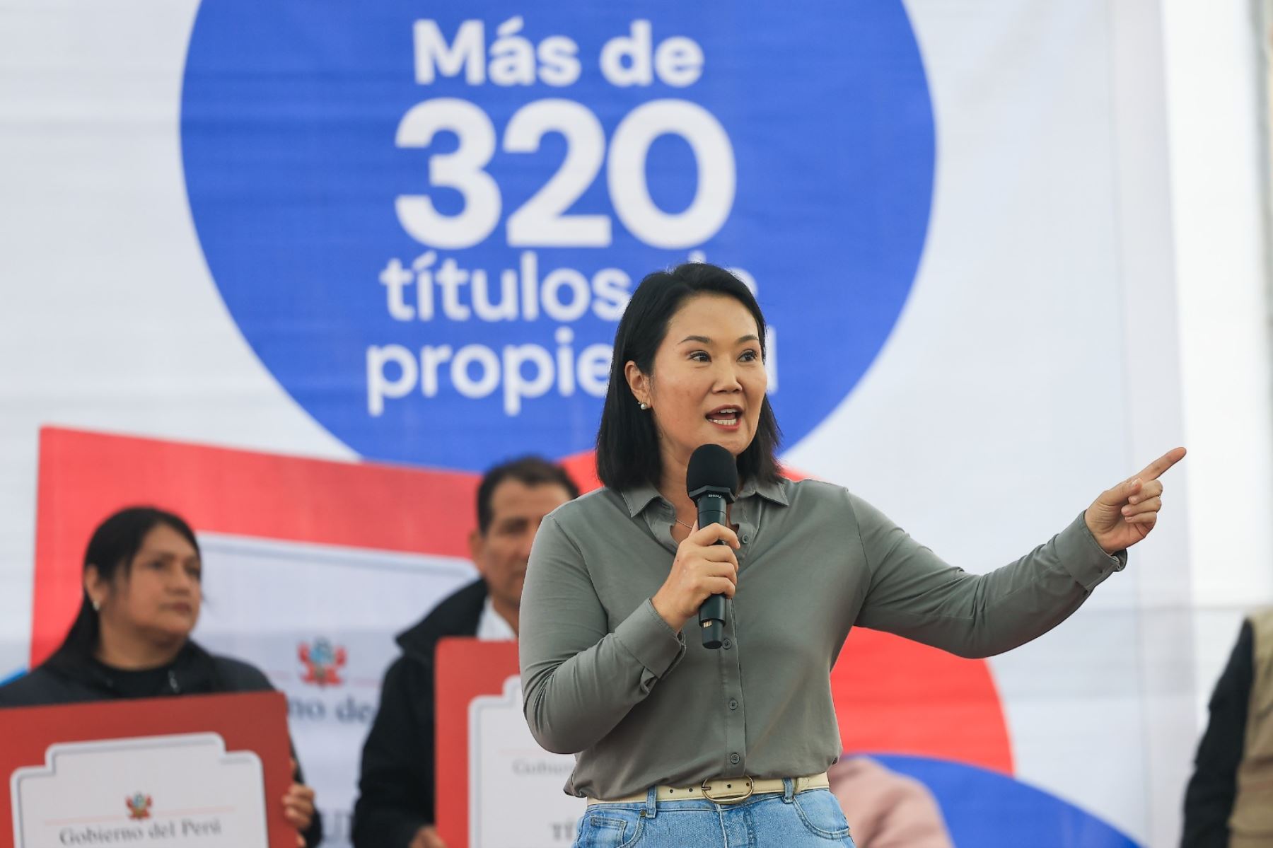 Presidenta Keiko Fujimori entregó 326 títulos de propiedad en la asociación Las Flores de Jicamarca en San Juan de Lurigancho. Foto: ANDINA/ Prensa Presidencia