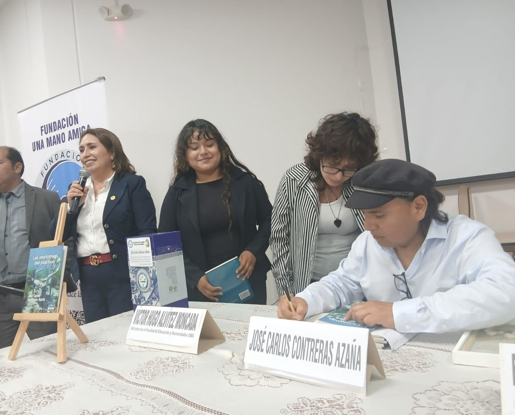 Escritor peruano José Contreras Azaña a la Feria del Libro de Fráncfort