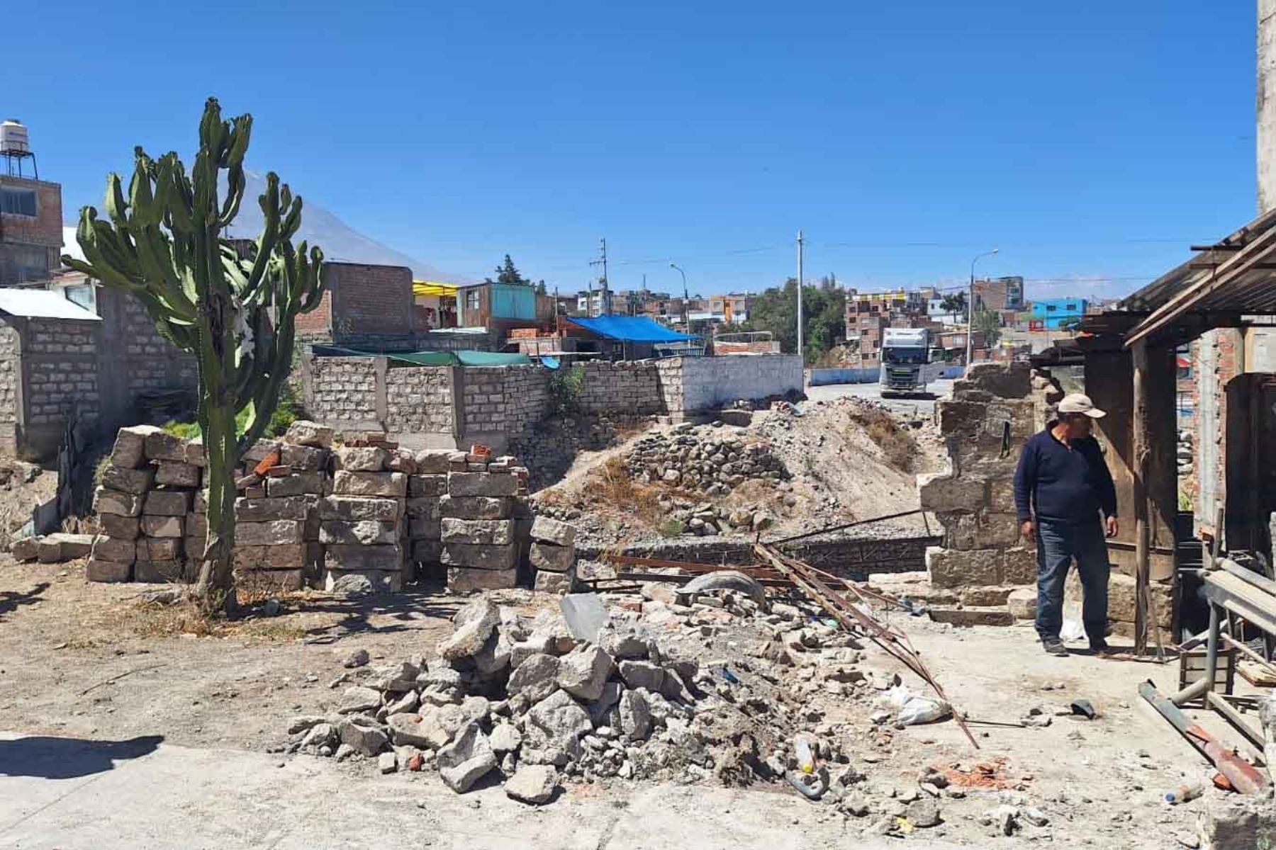 Procuraduría General recupera terreno en zona de riesgo de Cayma tras colapso de puente