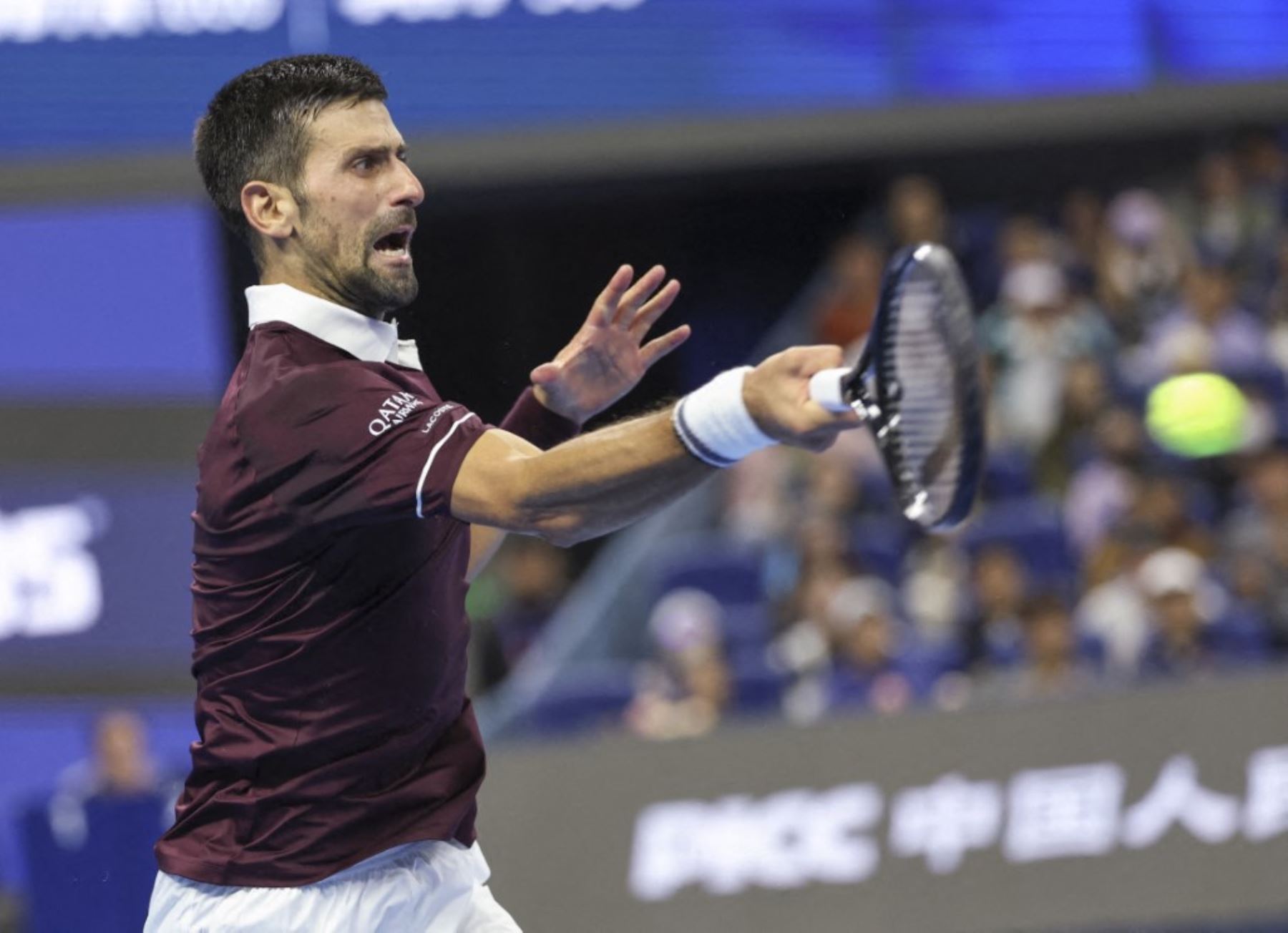 Novak Djokovic conquistó su séptimo Abierto de China tras la retirada de De Miñaur