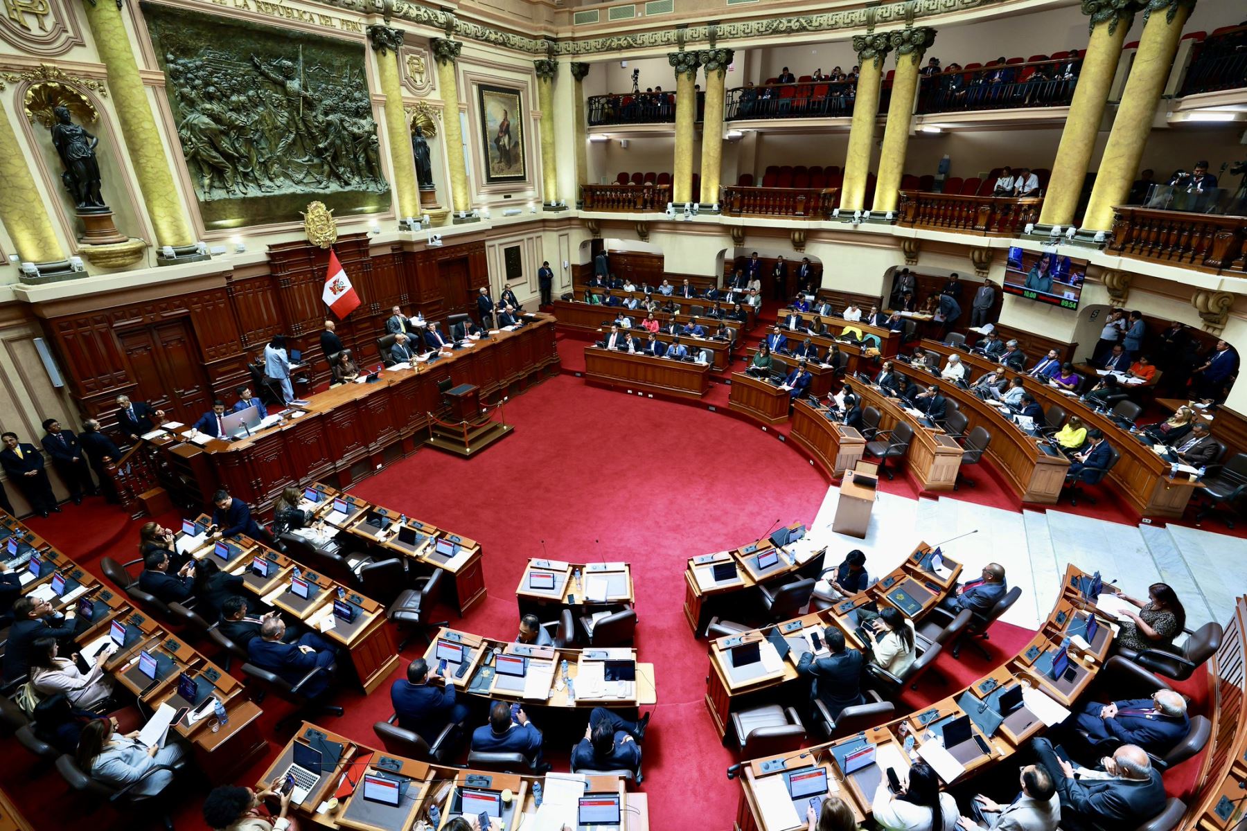 Facultades legislativas: diputados sustentan dictámenes en mayoría y minoría
