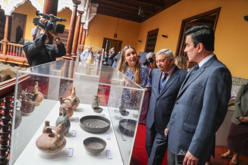 Restituyen al patrimonio nacional 342 bienes culturales recuperados en seis países
