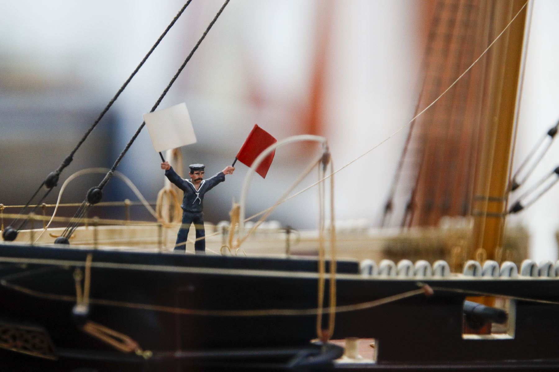 Réplica a escala del monitor Huáscar, una de las piezas que forman parte de la colección del Museo Naval del Callao y que permite conocer la historia de esta emblemática nave de la Marina de Guerra del Perú. Foto: ANDINA/Ricardo Cuba.