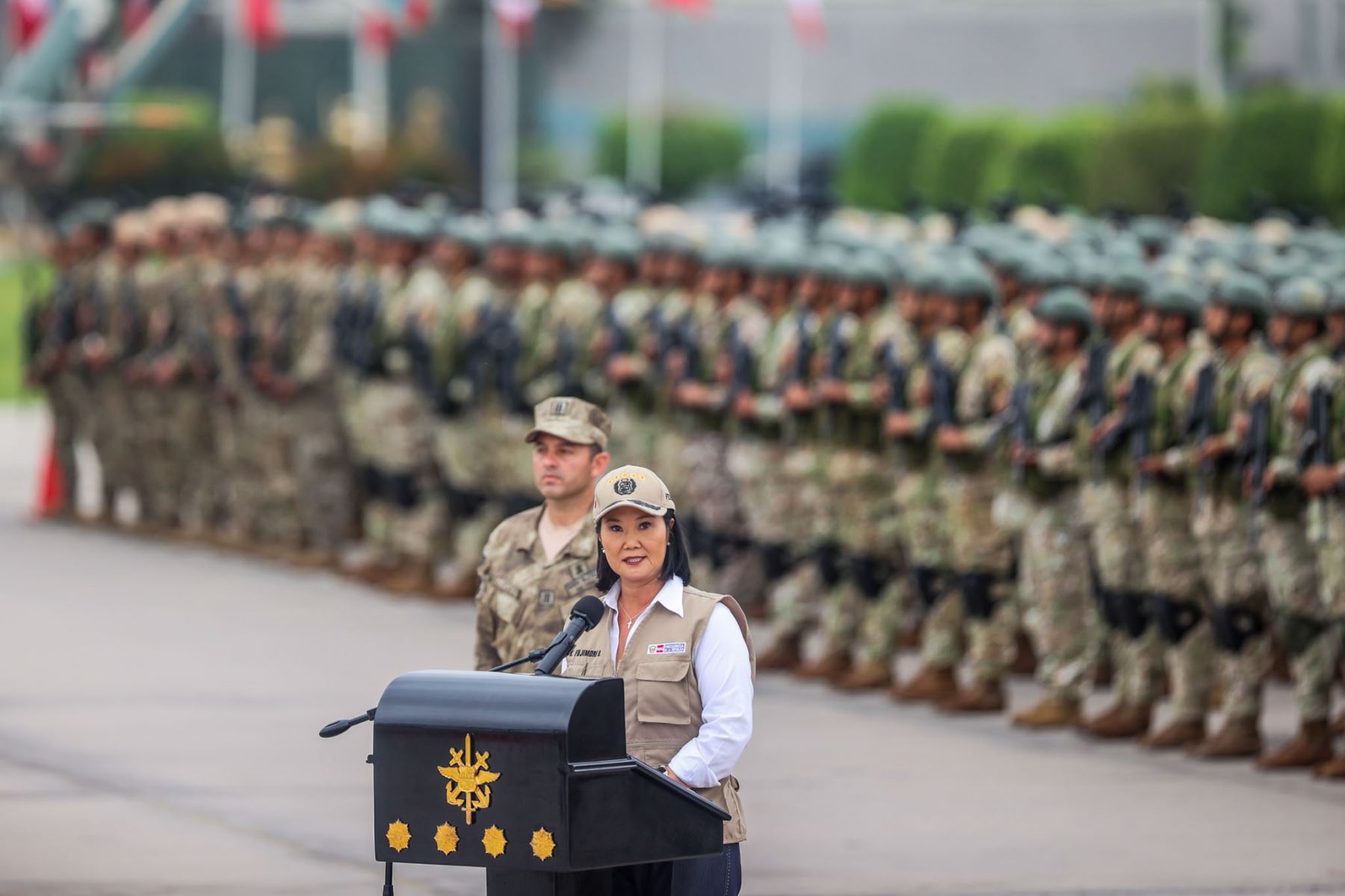 La presidenta Keiko Fujimori anunció la creación de un comando unificado para enfrentar y derrotar a la delincuencia, durante la presentación de las Fuerzas Combinadas para la Lucha Contra el Crimen Organizado, realizada en la Plaza Cáceres del Cuartel General del Ejército, en San Borja. Foto: ANDINA/Andrés Valle.