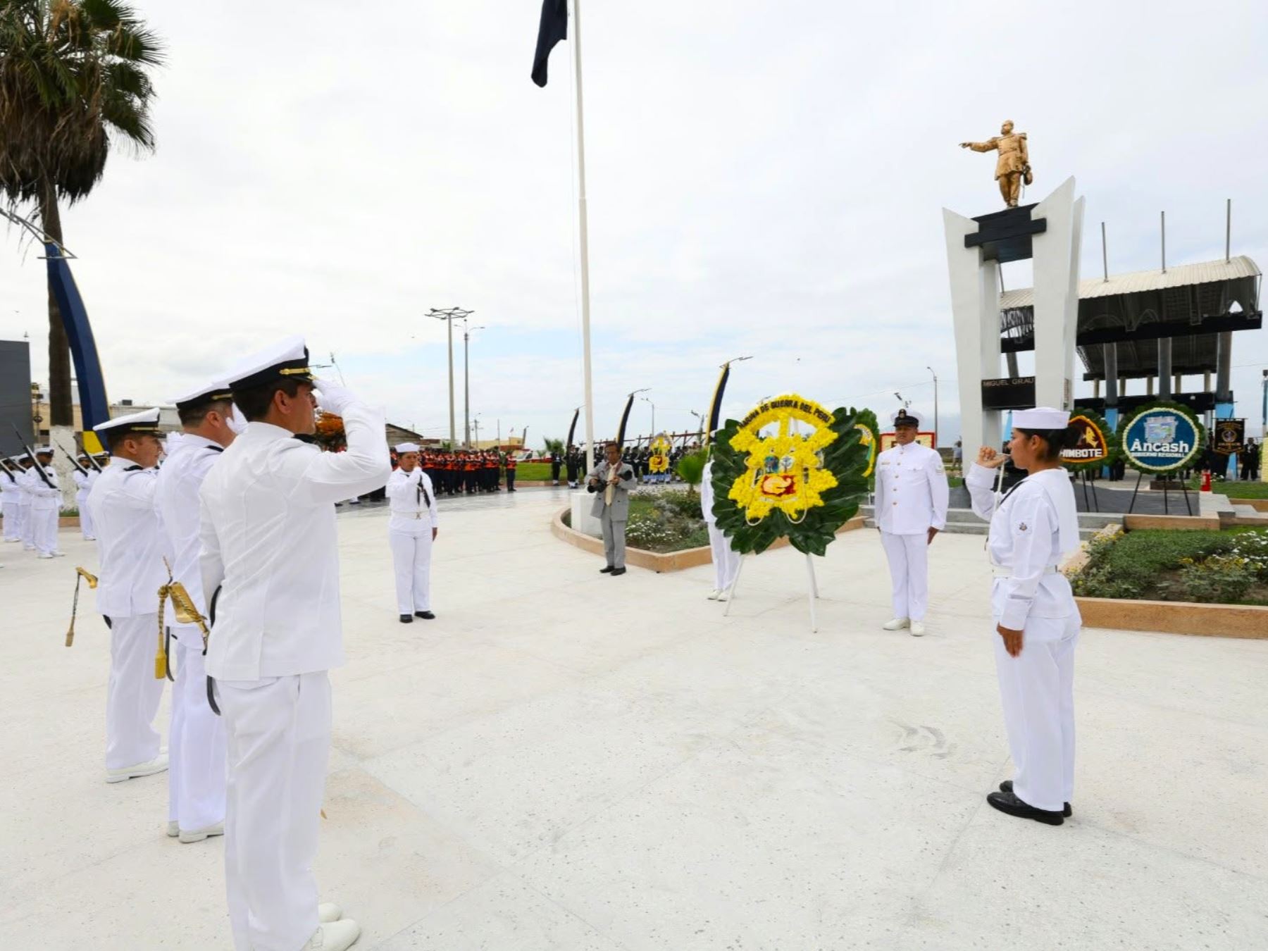 Chimbote: rinden homenaje a Miguel Grau por el 147.° aniversario del Combate de Angamos
