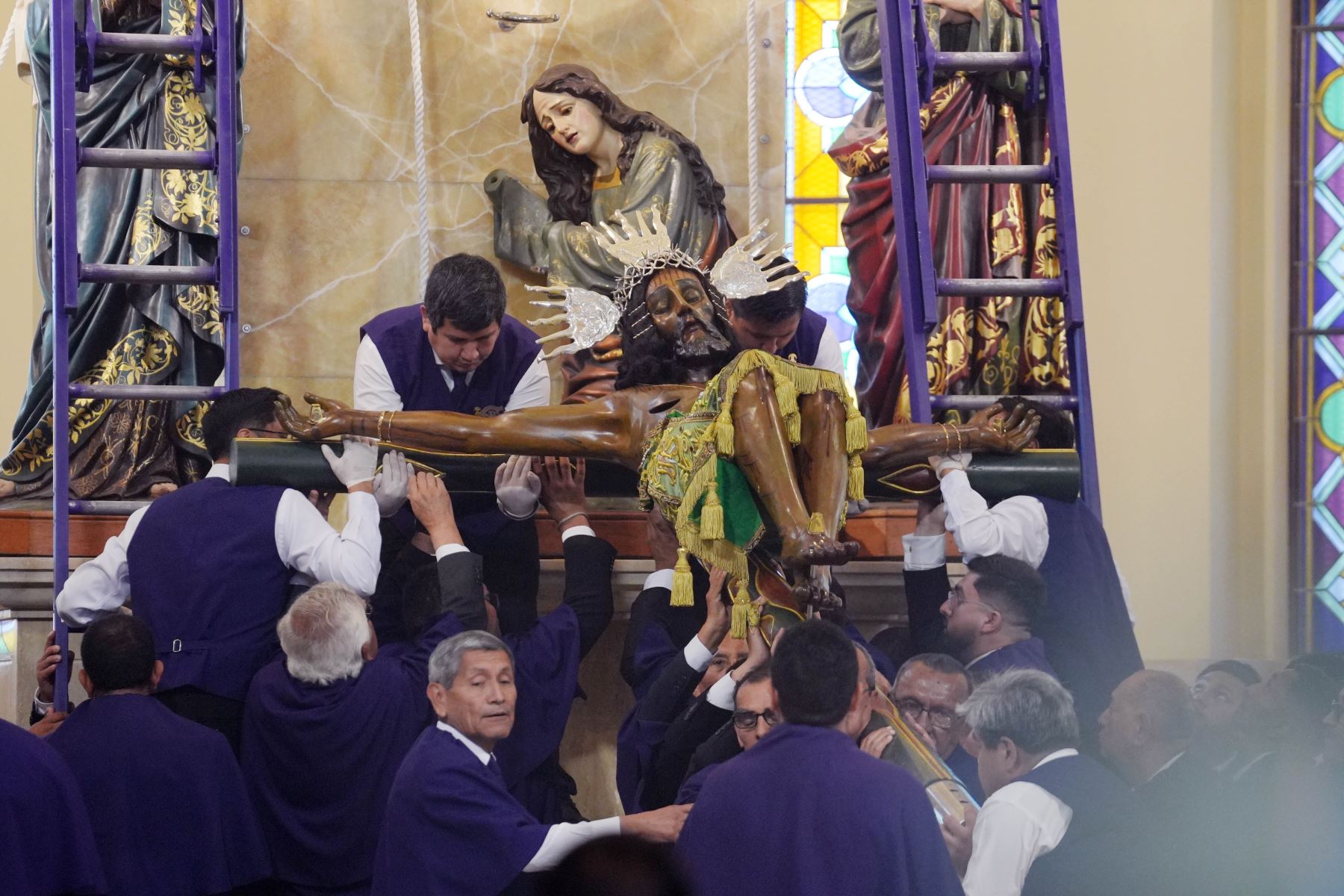 Con tradicionales novenas Ica inicia actividades en honor a su patrono el Señor de Luren