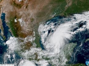 Simón se intensifica a huracán categoría 1 frente a costas del Pacífico mexicano