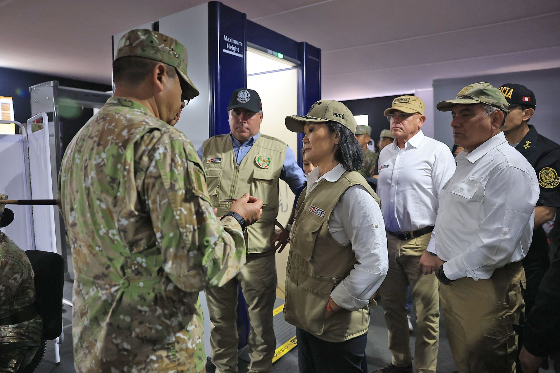 Presidenta de la República, Keiko Fujimori, encabezó la presentación de un contingente de 890 efectivos de unidades especializadas de la PNP, que reforzarán las acciones operativas en La Libertad. Foto: ANDINA/Prensa Presidencia