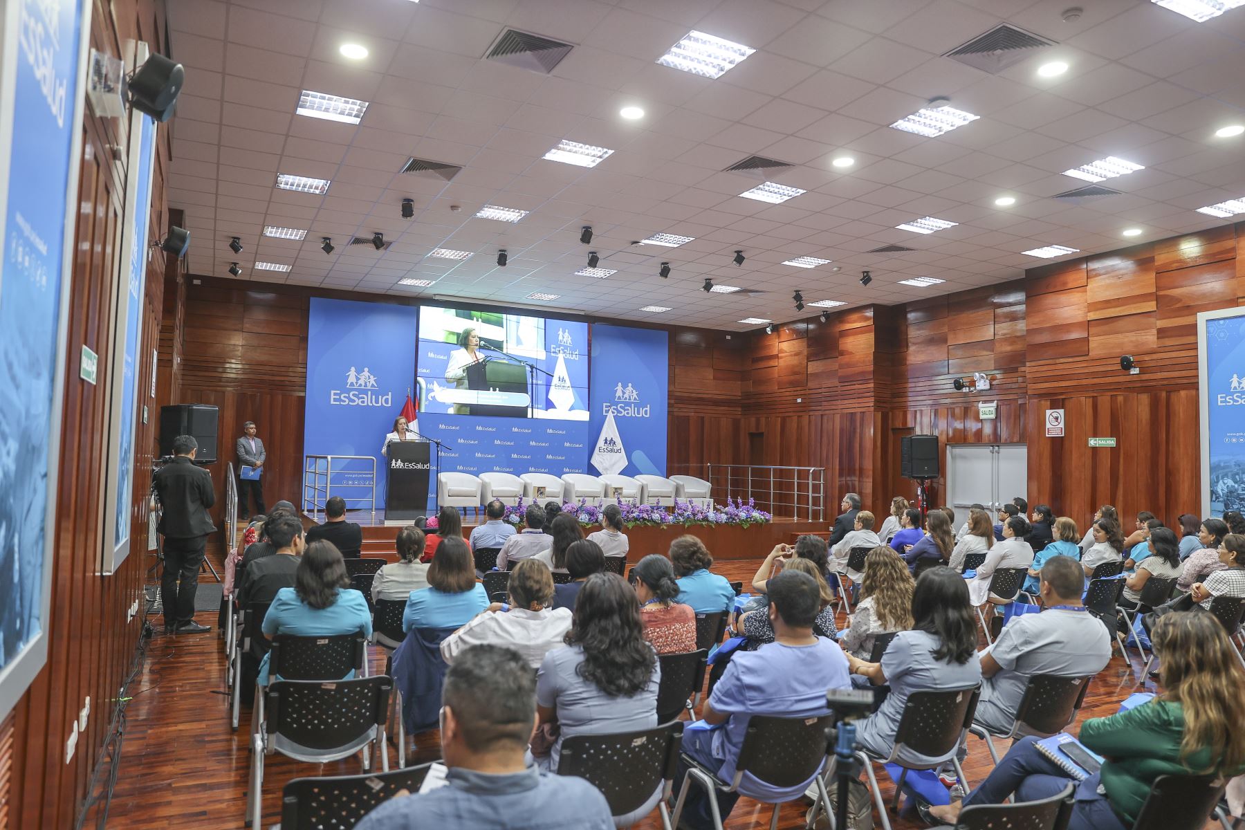 Día Mundial de Cuidados Paliativos: casi 5 mil pacientes reciben atenciones de EsSalud