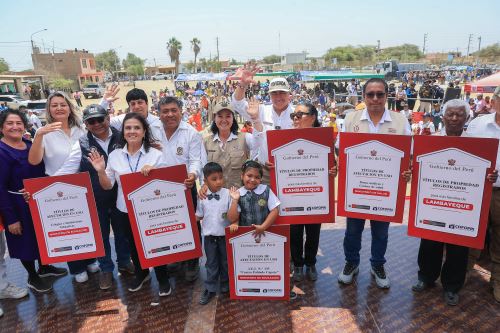 Presidente Fujimori lideró la entrega de 587 títulos de propiedad en el centro poblado Capote, región Lambayeque