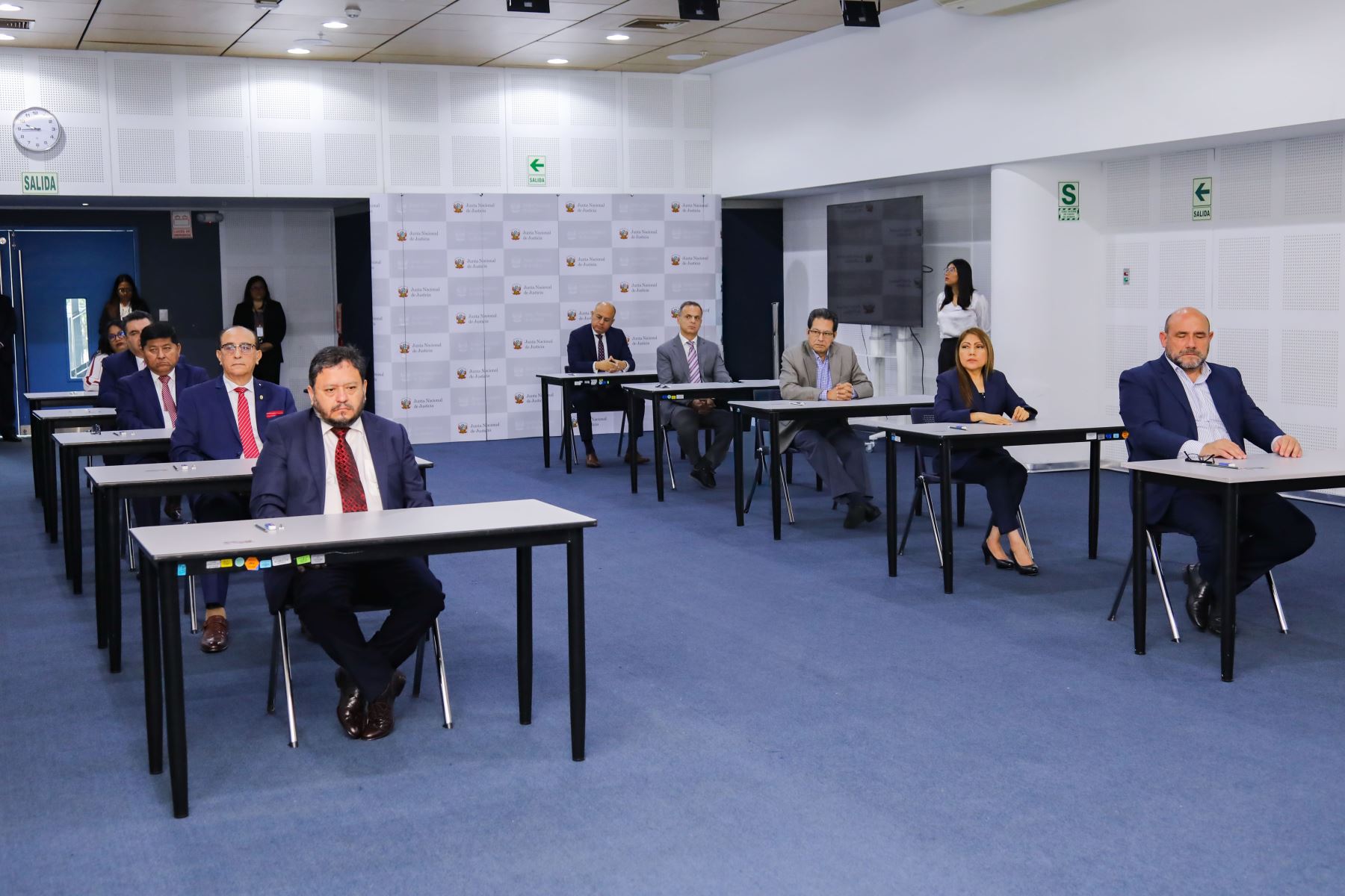 Diez postulantes al cargo de jefe de la ONPE rindieron evaluación de conocimientos