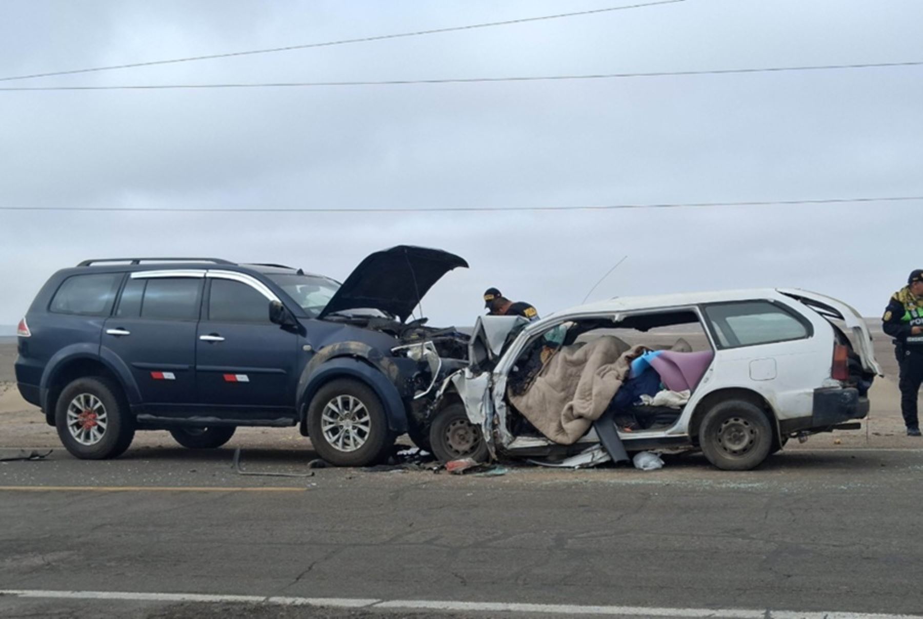 Cinco fallecidos tras colisión vehicular frontal en tramo Ica-Palpa de la Panamericana Sur