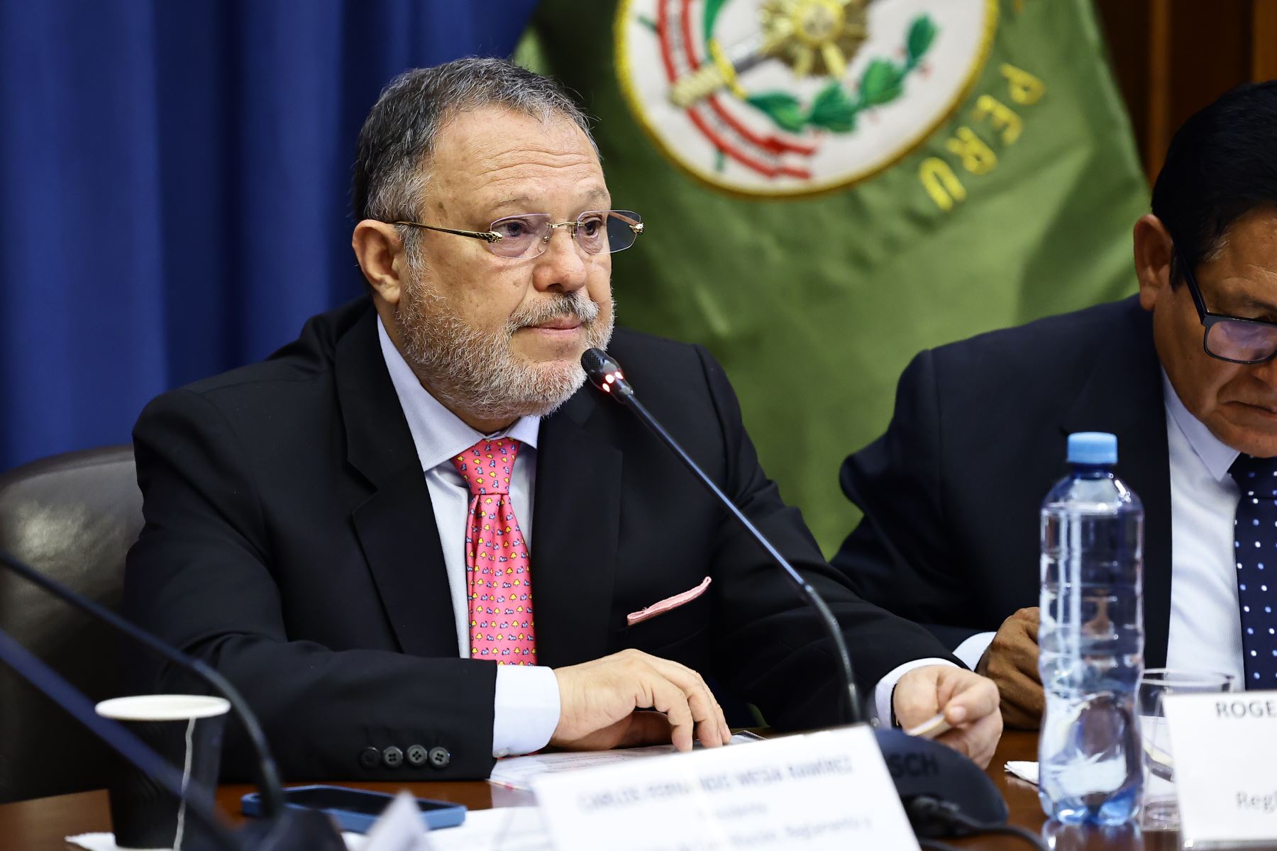 Senador Mesía pide entendimiento entre bancadas para consensuar delegación de facultades