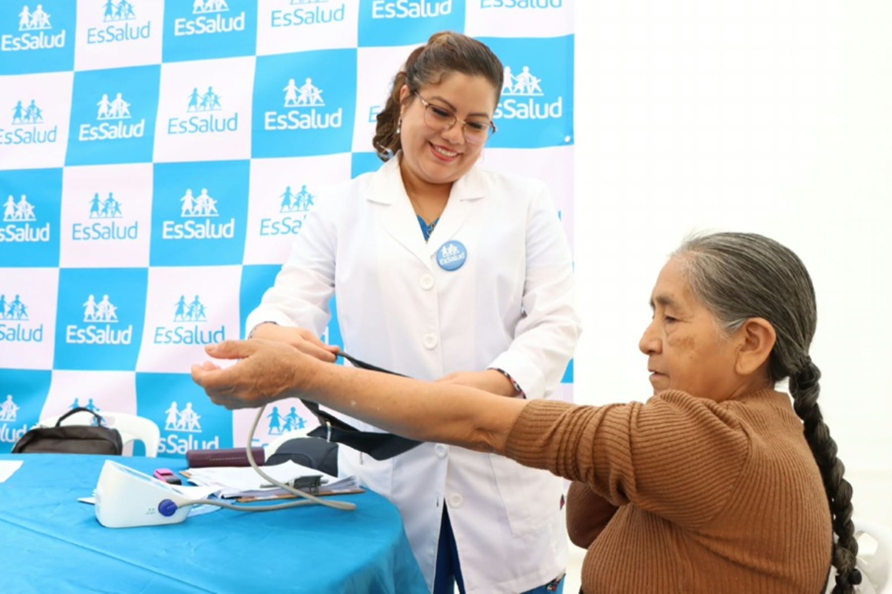 La Libertad: EsSalud supera 10 mil atenciones médicas durante intervención en El Porvenir