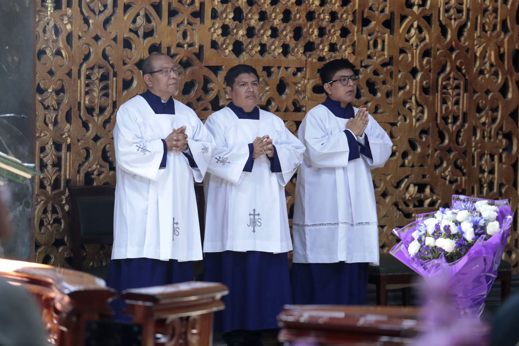 Fieles católicos acuden a una misa especial en la iglesia Las Nazarenas del Cercado de Lima en honor a la imagen del Señor de los Milagros el sábado 10 de octubre de 2026. El Cristo Morado ya dio su primer recorrido procesional el 3 de octubre, y ahora se alista para su segundo recorrido el sábado 18 de este mes. Foto: ANDINA/Daniel Bracamonte