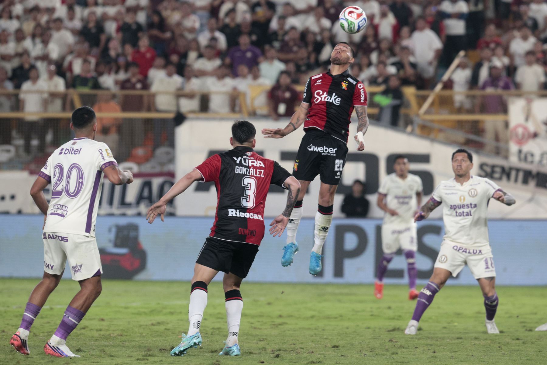 Universitario de Deportes empató 2-2 con Melgar de Arequipa.
Foto: ANDINA/Vidal Tarqui