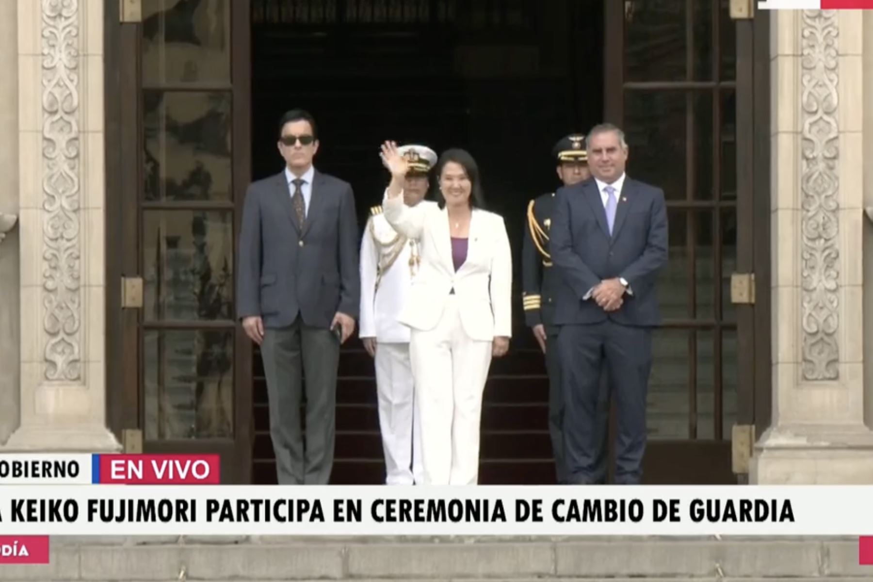 Presidenta Keiko Fujimori lideró tradicional Cambio de Guardia en Palacio de Gobierno