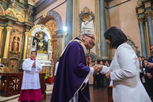 Presidenta de la república participó en la misa por la Nación celebrada en el Santuario de Las Nazarenas y elevó sus oraciones por la pronta recuperación del papa León XIV