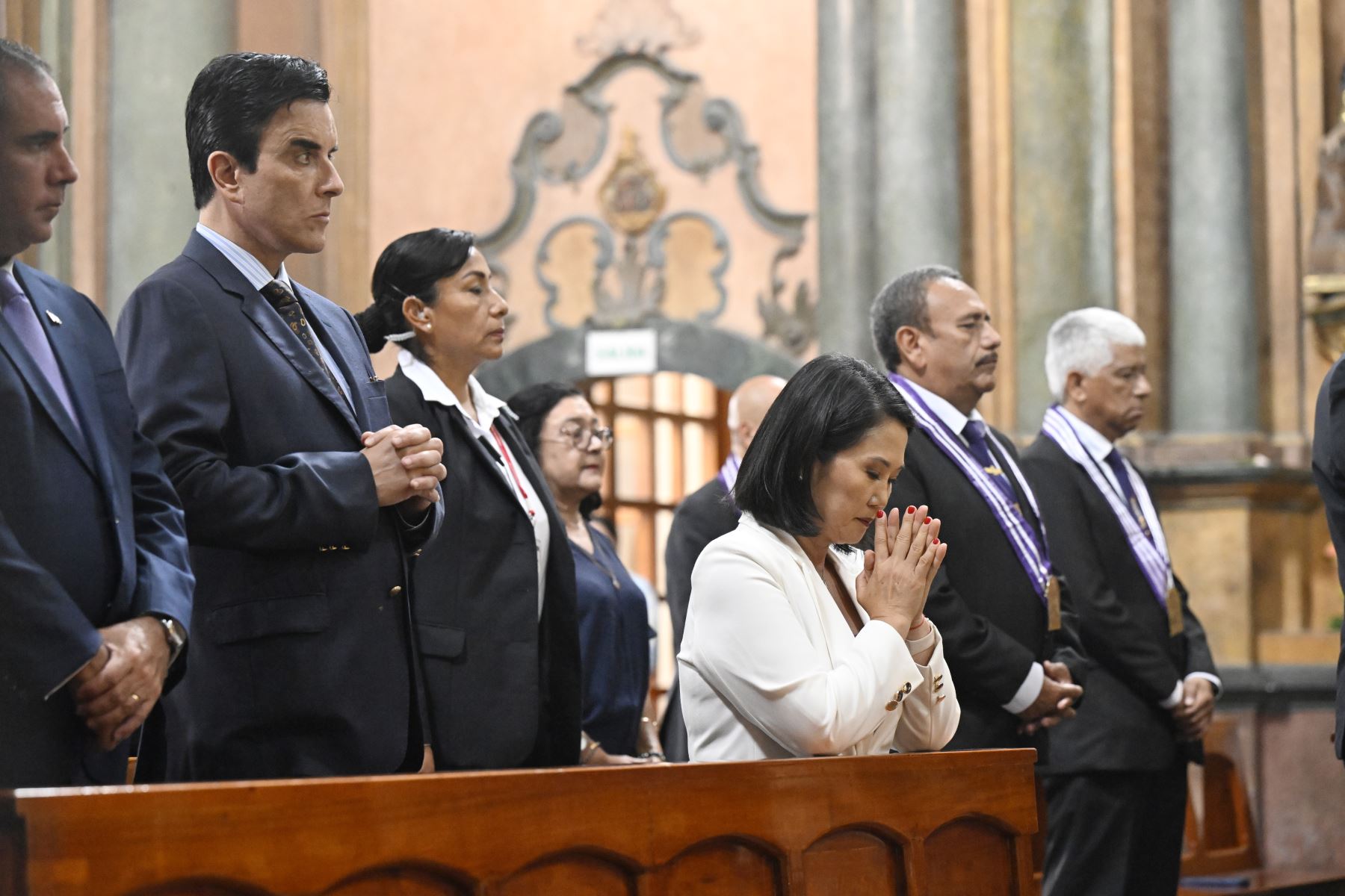 Presidenta de la república participó en la misa por la Nación celebrada en el Santuario de Las Nazarenas y elevó sus oraciones por la pronta recuperación del papa León XIV Foto: ANDINA/Prensa Presidencia