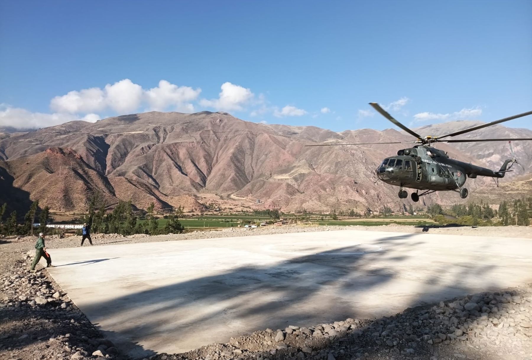 Gobierno implementa estrategia aérea para combatir incendios forestales en Cusco