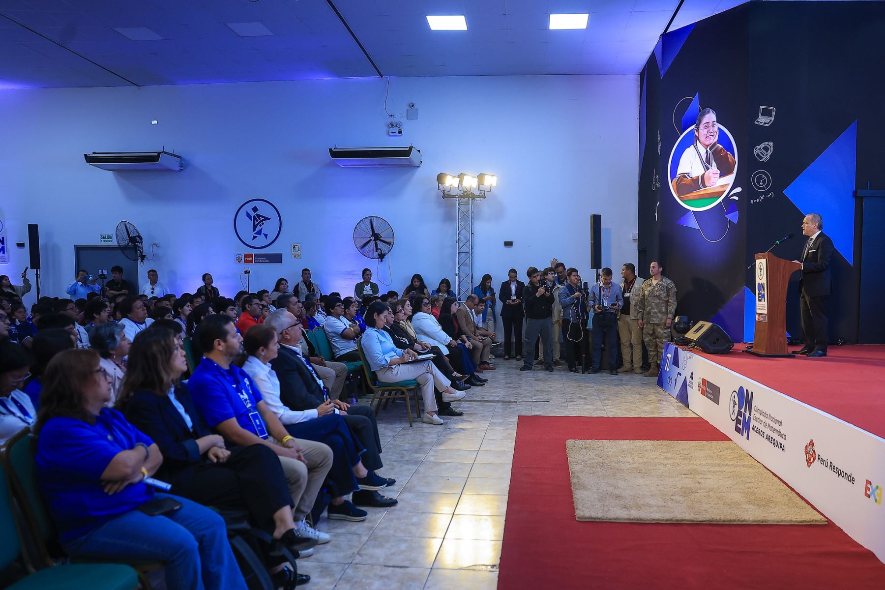 Mandataria participó en la ceremonia de premiación y clausura de la XXII Olimpiada Nacional de Matemáticas. Foto: ANDINA/Prensa Presidencia