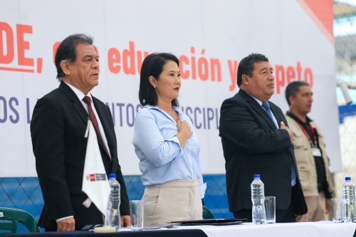 Presidenta Keiko Fujimori presenta nuevos lineamientos educativos para recuperar el orden y la autoridad docente en las escuelas del país