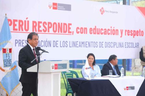 Objetivo es garantizar el principio de autoridad y el respeto mutuo en un entorno escolar seguro, explicó el ministro Chang. Foto: Minedu/Difusión