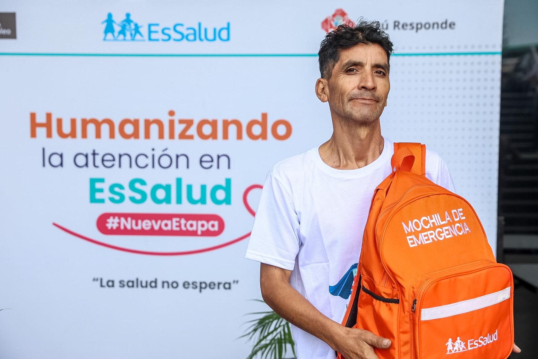 En la jornada de orientación, EsSalud reforzó la importancia de mantener la calma, evaluar los riesgos del entorno y solicitar asistencia médica especializada de manera oportuna ante un sismo. Foto: ANDINA/Luis Iparraguirre.