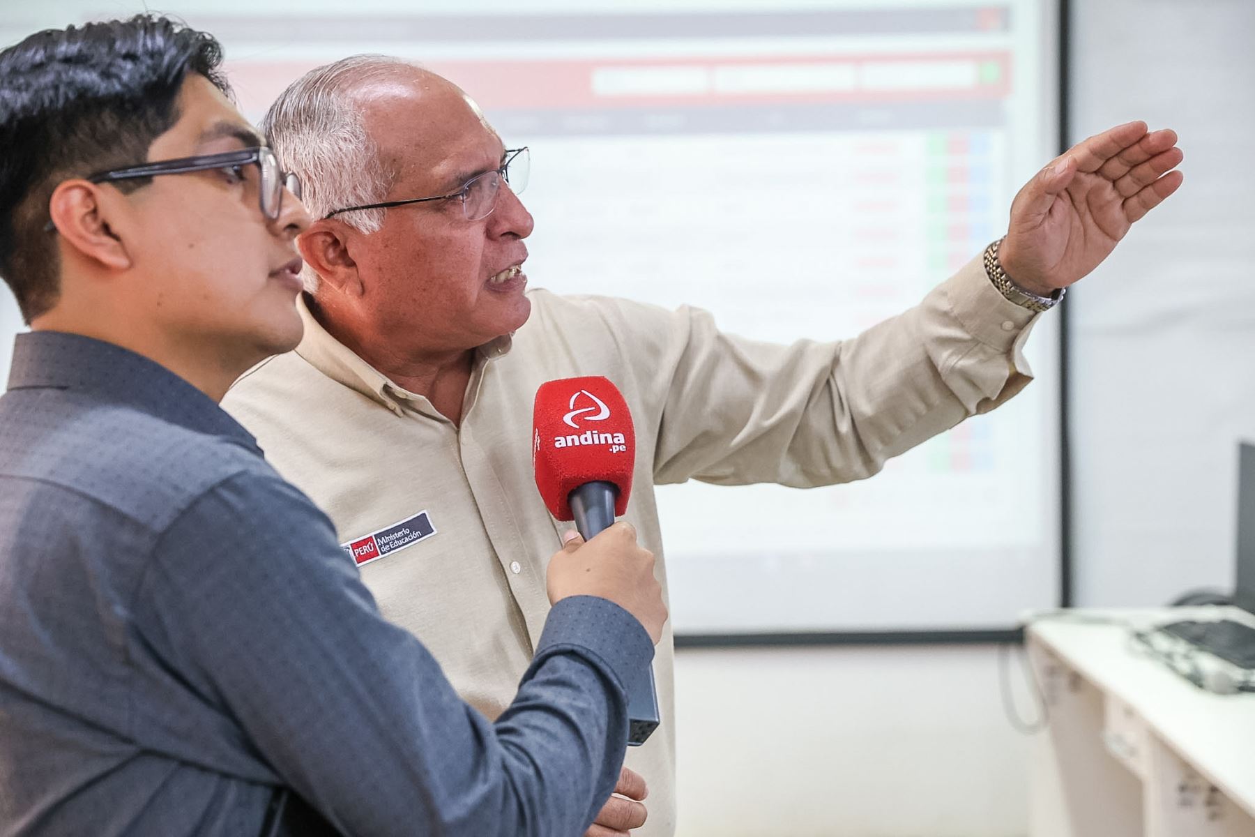 El Ministerio de Educación presentó la plataforma Alerta Minedu, herramienta que permitirá a los directores de colegios reportar riesgos desde sus teléfonos móviles y activar protocolos de alerta temprana, como parte de las acciones de preparación y respuesta ante el Fenómeno El Niño 2026-2027. Foto: ANDINA/Luis Iparraguirre.