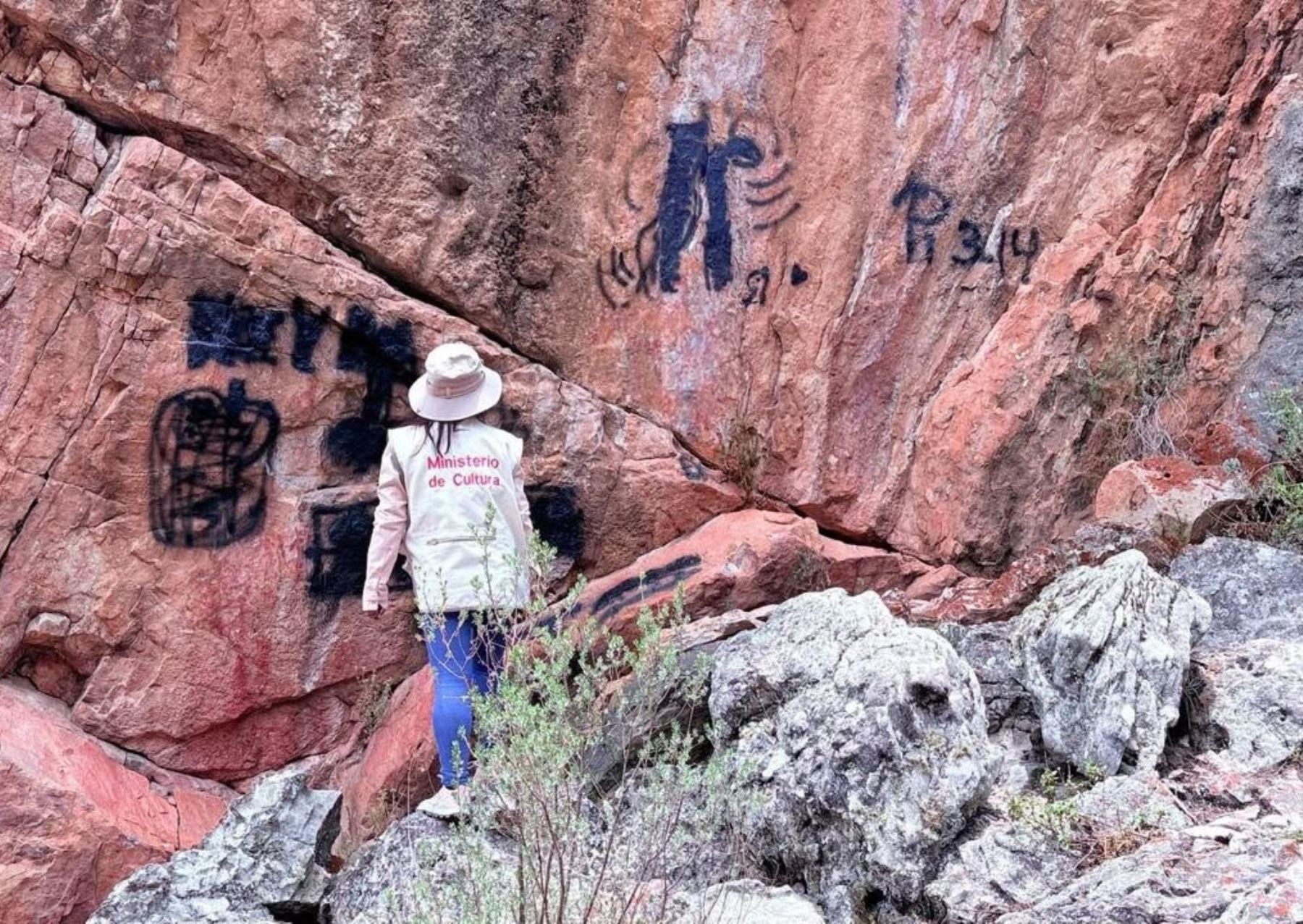 Cajamarca busca recuperar pinturas rupestres de Callacpuma afectadas por pintas vandálicas