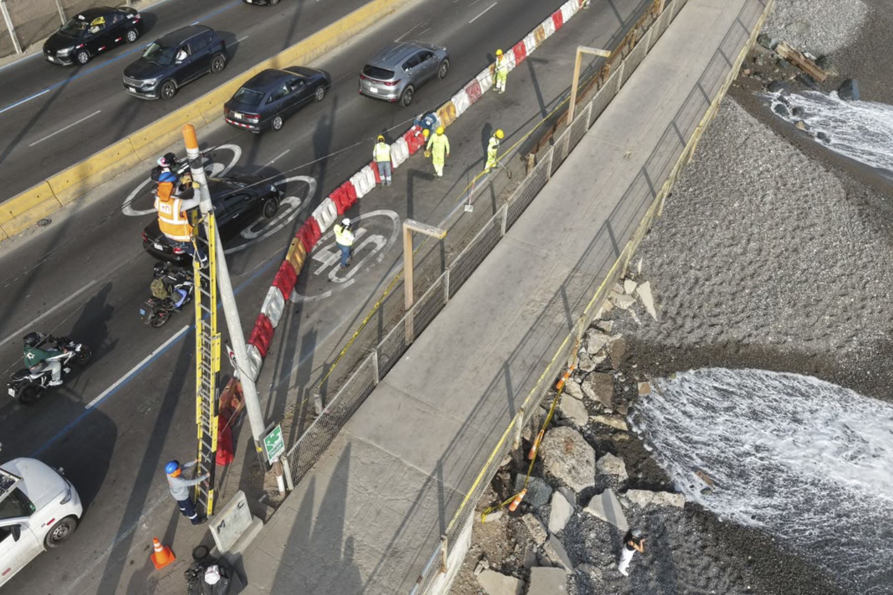 Costa Verde: restringen acceso a carril vehicular y paso peatonal frente a Miraflores